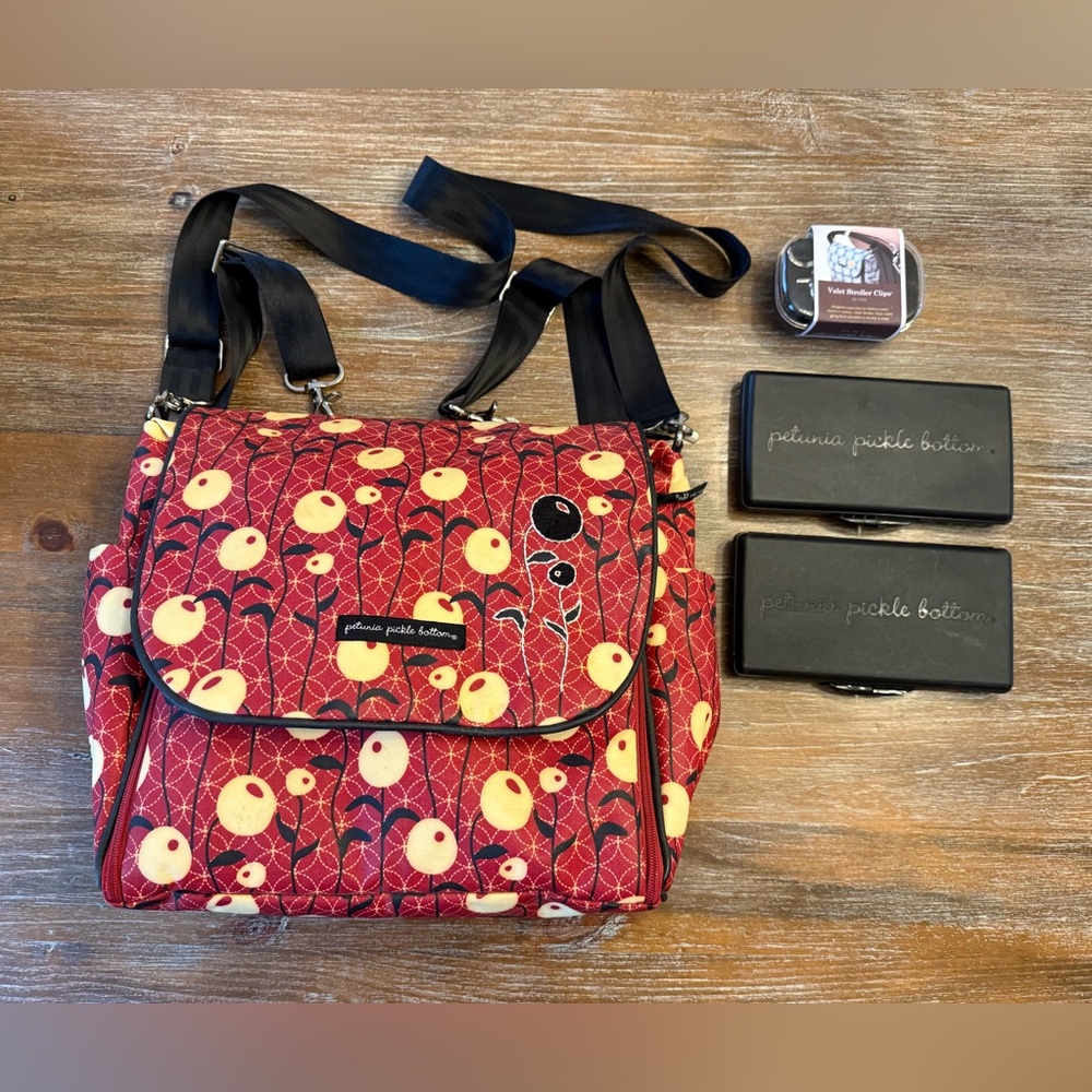 RARE PETUNIA PICKLE BOTTOM BOXY DIAPER BAG DELUXE, CHANGING MAT & ACCESSORIES